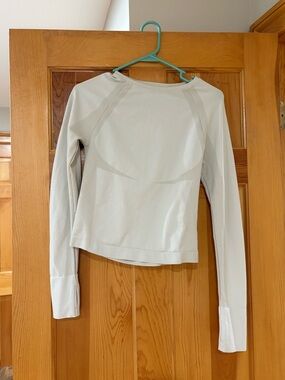 Women's Light Gray Long-Sleeve Seamless Performance Top